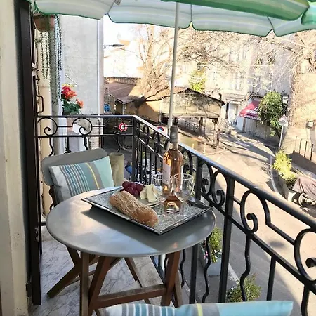 Apartment Market